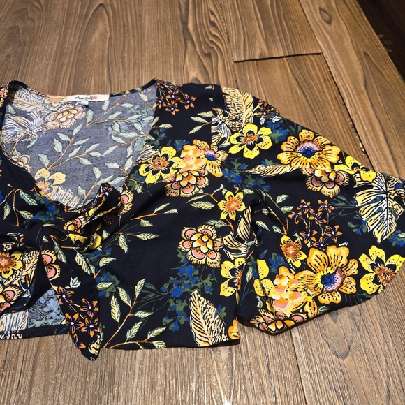 Miss Selfie Dark Floral Crop Top Tie Front Blouse Bohemian Casual Vacation L - Picture 8 of 12